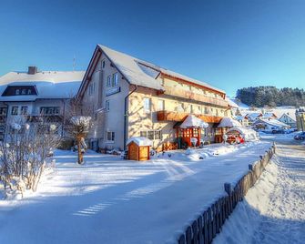 Double room comfort - Hotel-Restaurant Schwörer - Lenzkirch - Building
