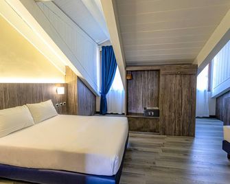 Hotel Urbani - Turin - Schlafzimmer