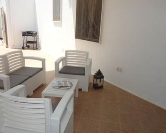 Versosud - Casa Vacanze De Revel 18 - Torre San Giovanni - Sala de estar
