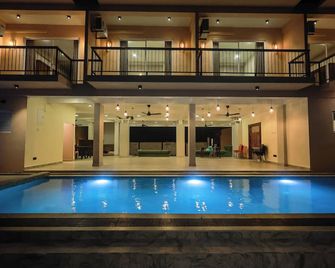 Lankahuts - Negombo - Piscina