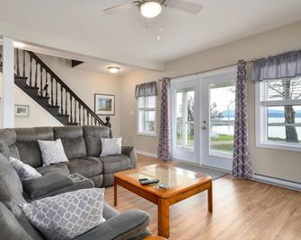 Maude's Place. Idyllic seaside property in beautiful Ingonish, Cape Breton. - Ingonish Beach