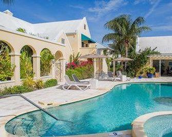 Reef Residences Resort on Grace Bay - Providenciales - Pool