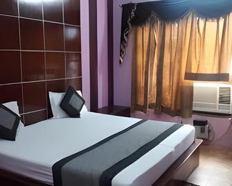 Mansarover Hotel & Banquets - Bareilly - Bedroom