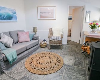 Smugglers Cottage - Tintagel - Living room
