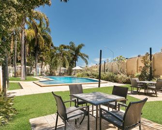 Flag Motor Lodge - Rivervale - Pool