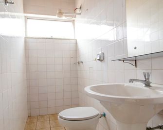 OYO New Anápolis Hotel, Imperatriz - Imperatriz - Bathroom