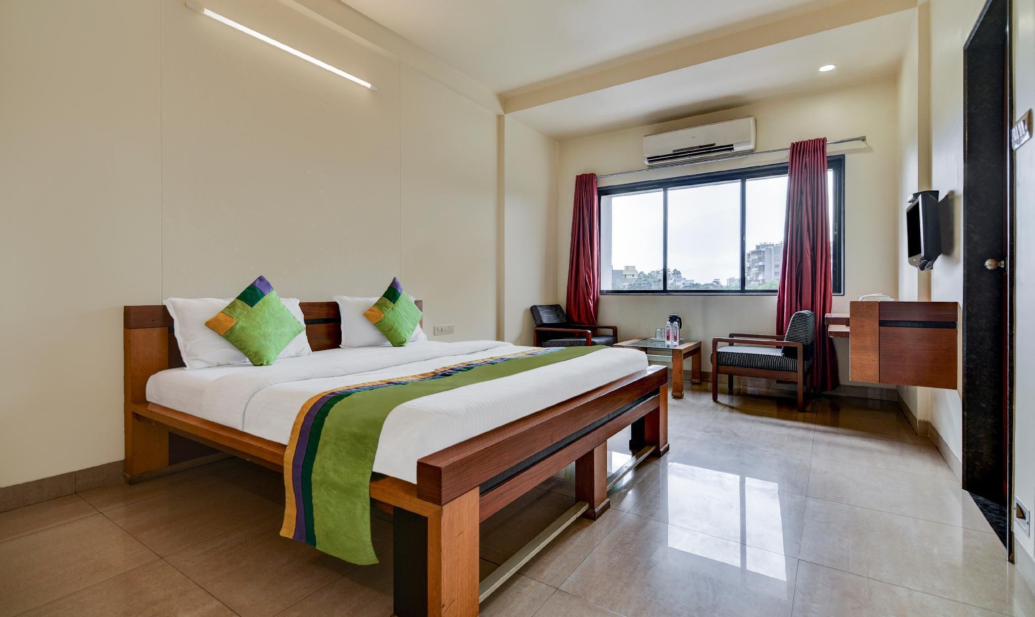 Hotel Surya Nasik - Nashik - Bedroom