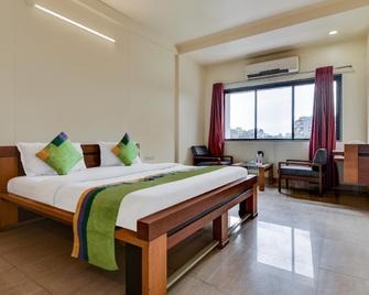 Hotel Surya Nasik - Nashik - Bedroom