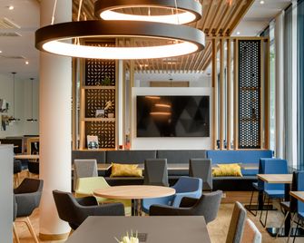 Holiday Inn Express Fulda By IHG - Fulda - Salónek