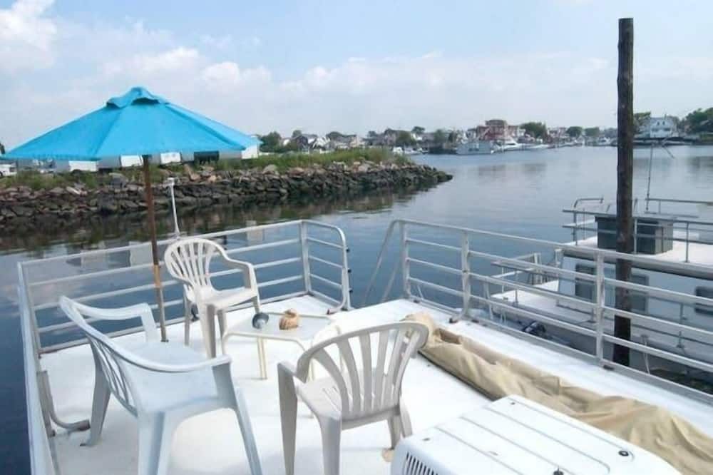 Charming Modern Housebarge - بروكلين - شرفة