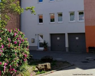 Domizil Domblick Speyer City, Garage, 50 - Speyer - Gebäude