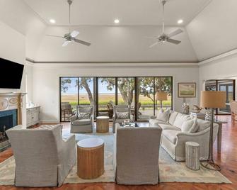 Stunning, Marshfront, Completely Renovated, Sea Island, 6 Bed. Oasis w/a Dock - Sea Island - Living room