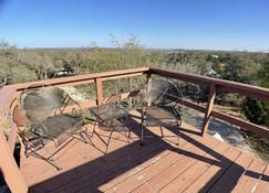 Walnut Canyon Cabins - Fredericksburg - Balcony