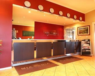 Mia Mia House In The Desert - Newman - Rezeption