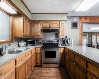 Private Lake near I-49 for 12; Fish, Kayak, Relax - Opelousas - Кухня