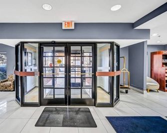 'Cozy Rooms with WiFi, Fitness Room & On-Site Restaurant/Bar in Schaumburg ' - Schaumburg - Lobby