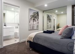 Beautiful Bond - Wi-Fi included - No Extra Fees - Newcastle - Bedroom