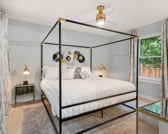 The Hansel-Modern 4 Bed, 3 Bath Bungalow, Hot Tub - Dallas - Habitació