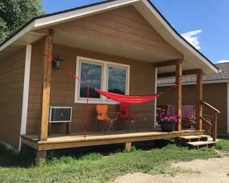 Pioneer Mountain Cabins - Cabin 2 - Melrose - Patio