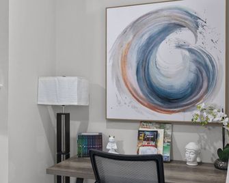 Zen House, a peaceful sanctuary in Shreveport, LA! Tv in each room - Shreveport - Room amenity