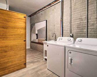 Comfy Asheville Vacation Rental w/ Hot Tub! - Asheville