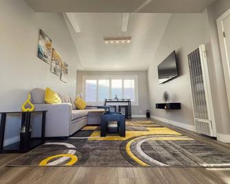 lovely Venice Beach 1BD Apartments - Los Angeles - Stue