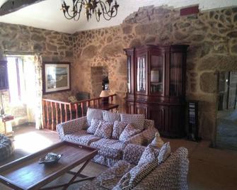 Homerez - Luxurious Villa in Nande with Private Pool - Mougás - Sala de estar