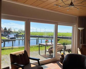 Holiday home in Warns with private terrace - Warns - Sala de estar