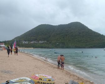 Stephanie's Hotel - Gros Islet - Strand