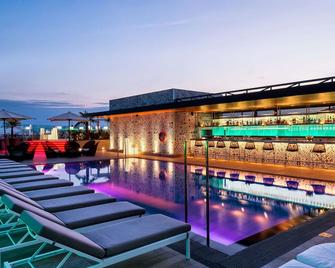 巴塞羅納廣場加泰羅尼亞酒店 - 巴塞隆拿 - 巴塞隆納 - 游泳池