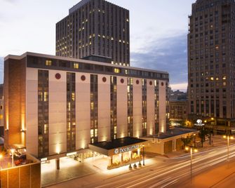 DoubleTree by Hilton Hotel Milwaukee Downtown - Milwaukee - Edificio