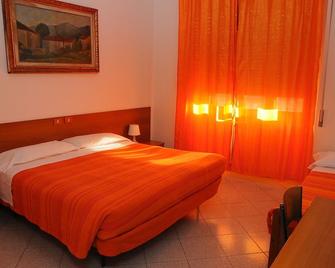 Hotel Albergo Italia - Poggibonsi - Schlafzimmer