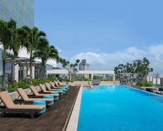 Courtyard by Marriott Colombo - Colombo - Piscine