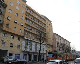 Hotel America - Milano - Byggnad