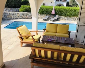 Villa Kazafana with private pool - mountain/sea view and WIFI - Ozankoy - Pool