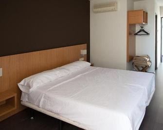 Hostal Mediterranea - מדריד - חדר שינה