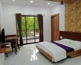 D Star Entertainment Water Parkandresort - Chiplūn - Bedroom