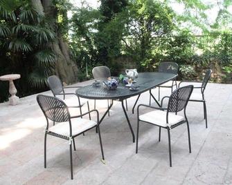 Belvilla By OYO Villa Fiorita Uno - Romano d'Ezzelino - Patio