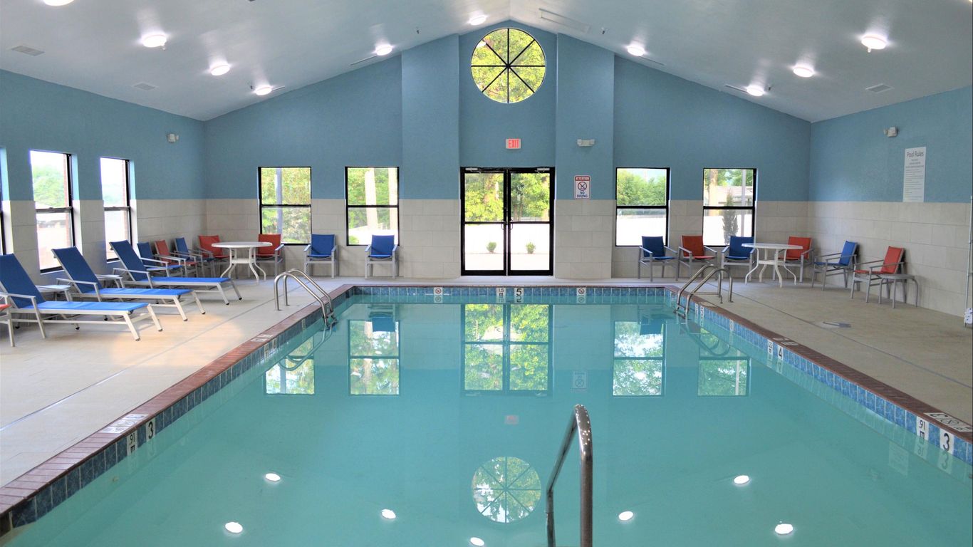 Holiday Inn Express & Suites Batesville By IHG