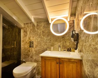 Bramasole Alacati Butik Hotel - Alacati - Baño