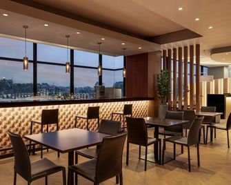 فيرفيلد من ماريوت بوجوتا إمباجادا - بوغوتا - مطعم