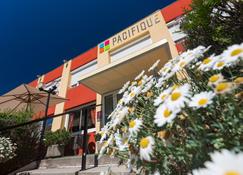 Hotel Le Pacifique - Riom - Edifício