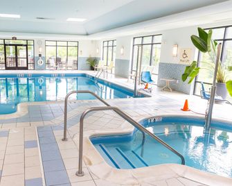 Hampton Inn & Suites by Hilton Stroudsburg Pocono Mountains - Stroudsburg - Basen