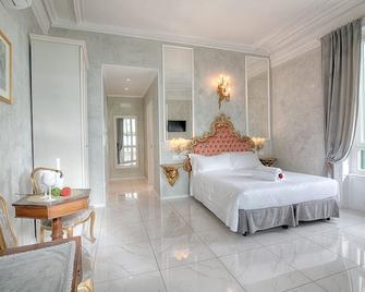 Home Grifondoro Affittacamere - Genua - Schlafzimmer