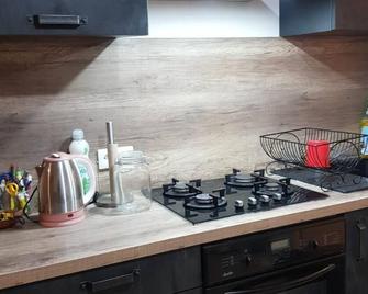 2-bedroom apartment for 5 people including 4 adults - Narbonne - Kitchen