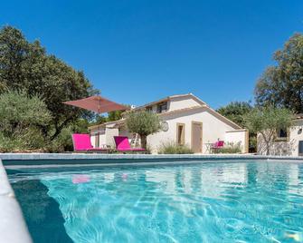 Mas la Cheneraie - Lourmarin - Pool