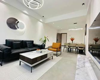 Kigali Greenland Serviced Apartments - Kigali - Living room