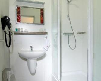 Hotel Olympia - Kopřivnice - Bathroom