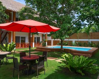 Scent of Green Papaya - Panglao - Piscina