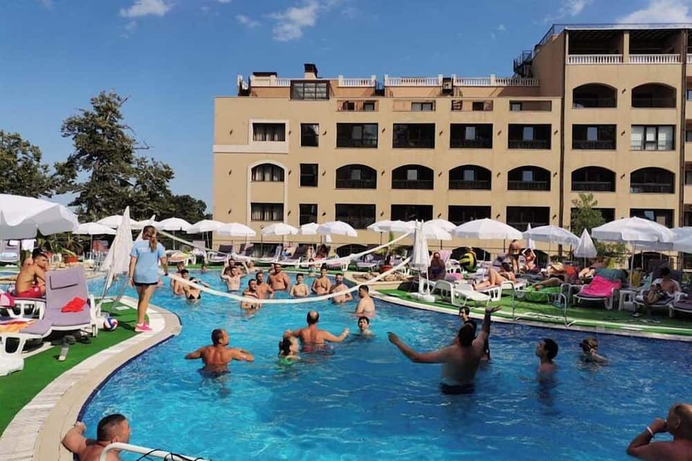 Holiday Park Hotel - וארנה - בריכה
